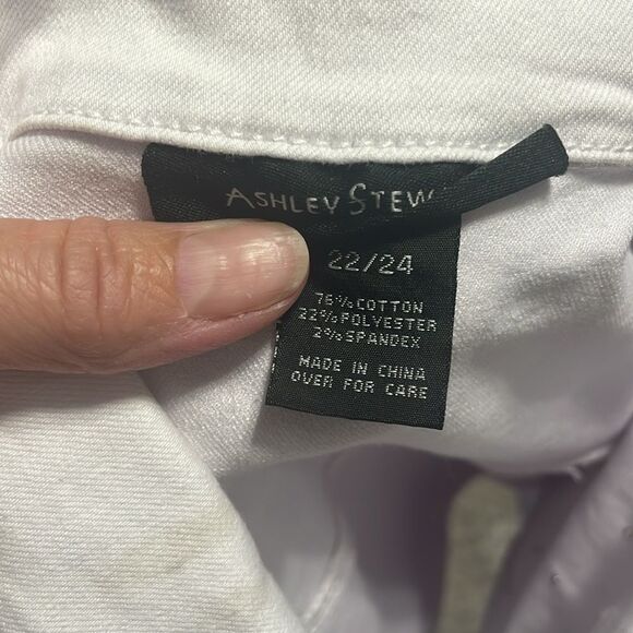 Ashley Stewart bejeweled white Jean Jacket and Crop pants, 22/24 - Picture 8 of 10